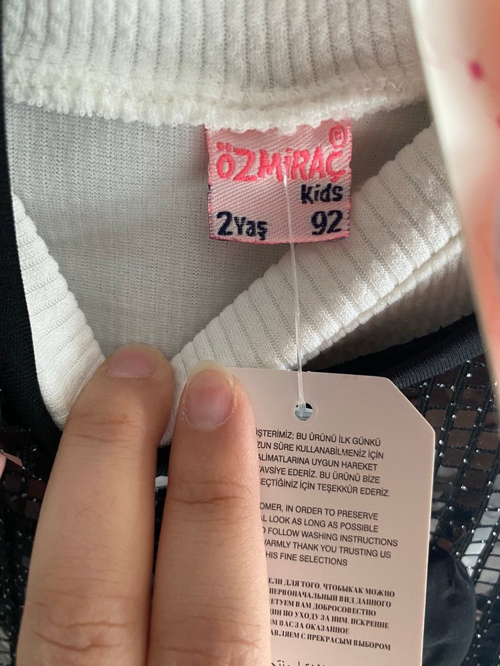 Kız Bebek Uzun Kollu Payetli Üst ve Saç Bandı - Görsel 5