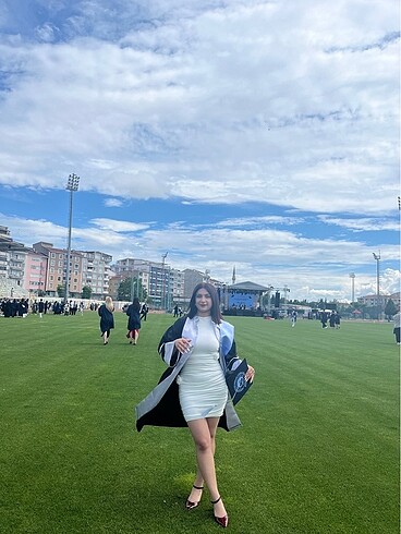 Beyaz elbise