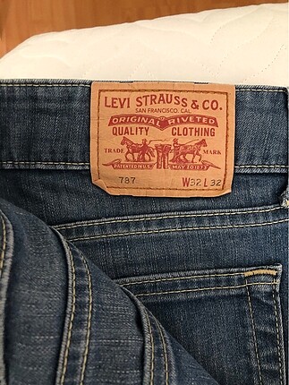 Levis Levis Kot