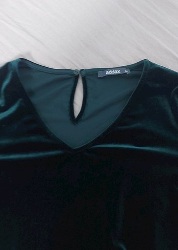 V Yaka zümrüt yeşili kadife bluz - Görsel 3