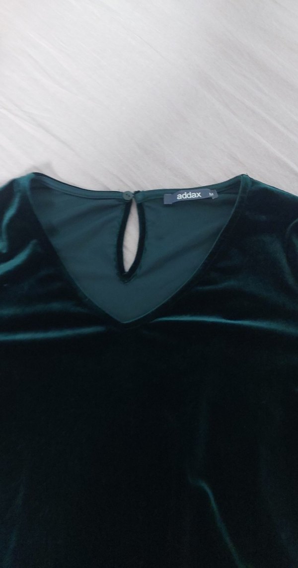 V Yaka zümrüt yeşili kadife bluz - Görsel 3