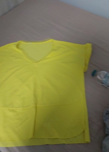 Sarı V Yaka Kadın Tişört - Görsel 3