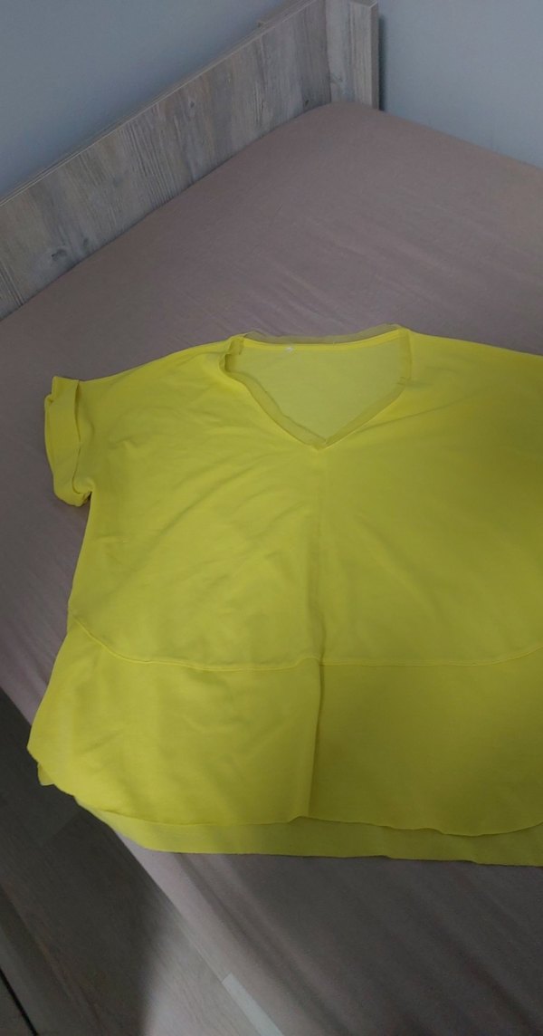 Sarı V Yaka Kadın Tişört - Görsel 2