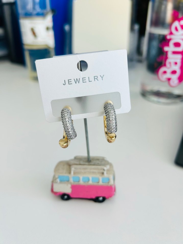 Payetli Altın Renk Mini Küpeler - Görsel 4