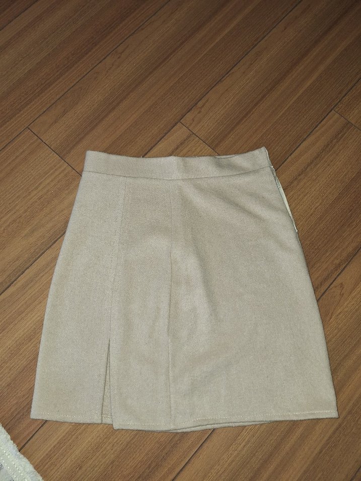 Bej Tırtmaçlı Mini Etek - Görsel 2