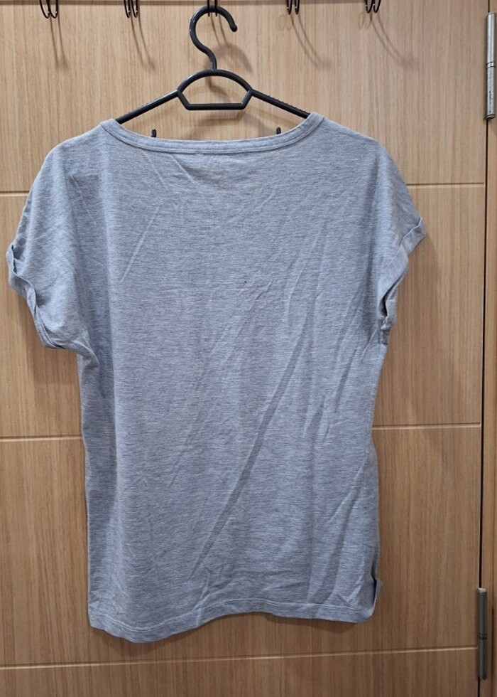 Gri V yaka tişört  - Görsel 2