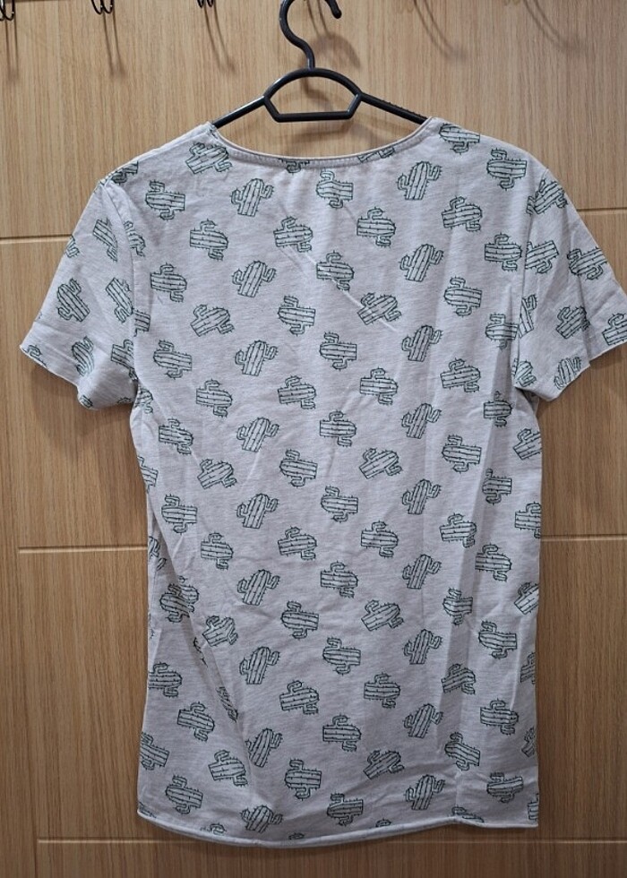 Kaktüslü beyaz tişört  - Görsel 2