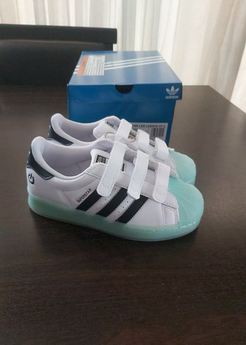adidas Süperstar ışıklı çocuk ayakkabısı