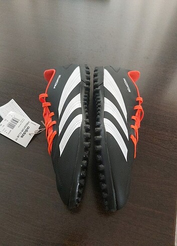 43 Beden siyah Renk adidas Predator Clup halı saha ayakkabı