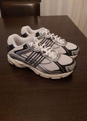 38,5 Beden adidas Response CL unisex spor ayakkabı