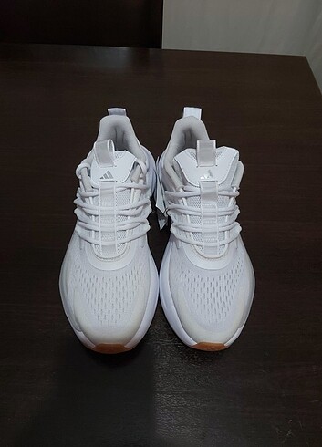 39 Beden Adidas AlphaBoost V2 spor ayakkabı 