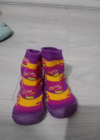 Kız Çocuk Renkli Örgü Ev Terliği - Görsel 2