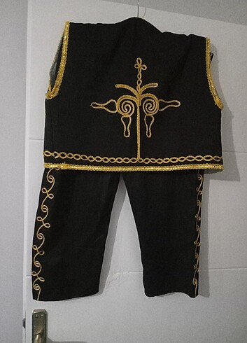 Folklor kıyafeti