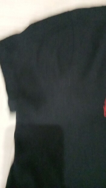 xs Beden siyah Renk Erkek siyah tişört arkası resimli markasiprimarkdir XS bedenidir
