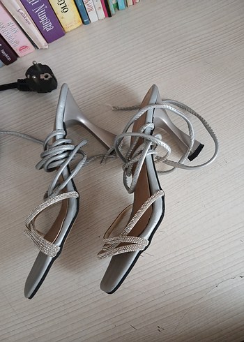 Zara Gri Stiletto Topuklu Kadın Akşam Ayakkabısı