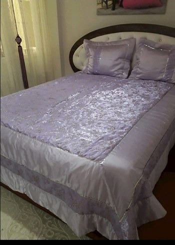 İşlemeli Parlak Mor Yatak Örtüsü - Görsel 2