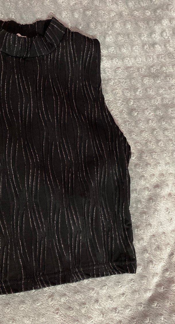 Kadın siyah Yüksek Yakalı Kolsuz Bluz - Görsel 2