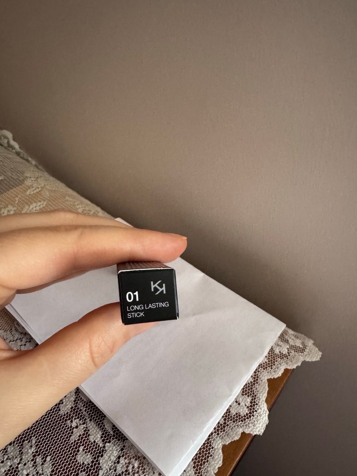 KIKO Uzun Süre Kalıcı Göz Farı Çubuğu - Görsel 2