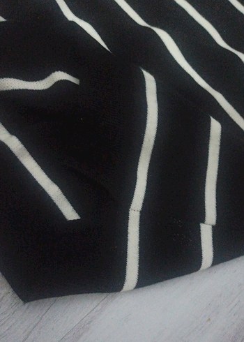 Çizgili Siyah Kadın Uzun Kollu Triko - Görsel 3