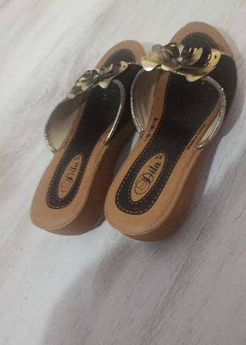 Kahverengi Tokalı Kadın Dolgu Topuk Terlik - Görsel 3