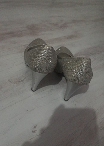 Gümüş Simli  İnce Topuklu Kadın Ayakkabı - Görsel 3