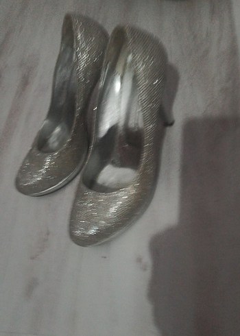 Gümüş Simli  İnce Topuklu Kadın Ayakkabı - Görsel 4