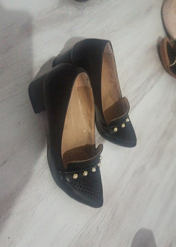 Siyah Parlak Yılan Desenli Tokalı Kadın Babet - Görsel 3