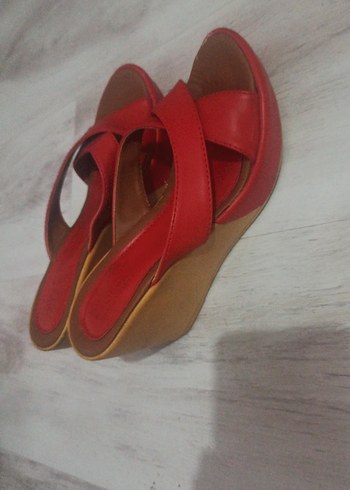 Kırmızı Dolgu Topuklu Kadın Sandalet - Görsel 2