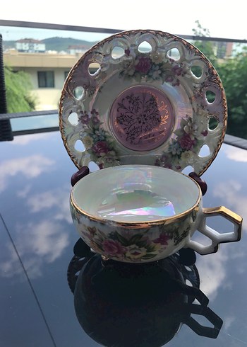 Pastel Desenli Beyaz Porselen Fincan ve Tabağı