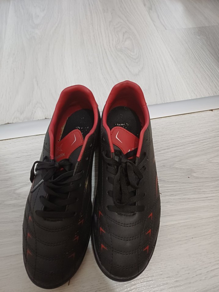 Siyah Erkek Futbol Ayakkabısı Velcro Detaylı - Görsel 2