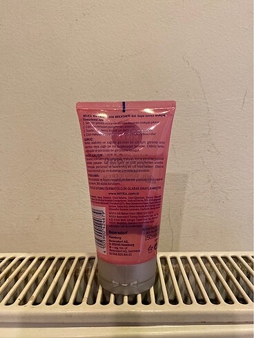 Nivea Nivea gül suyu içeren makyaj temizleme jeli