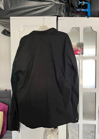 Düğmeli Siyah gömlek - Görsel 3