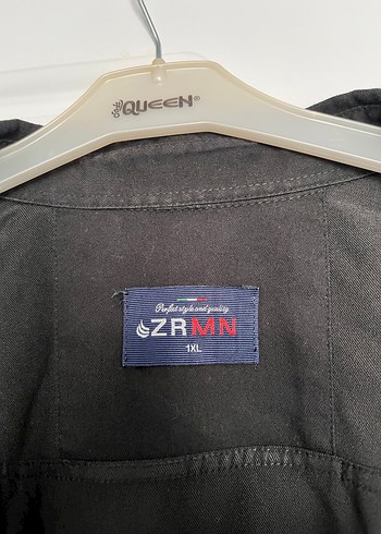 Düğmeli Siyah gömlek - Görsel 2