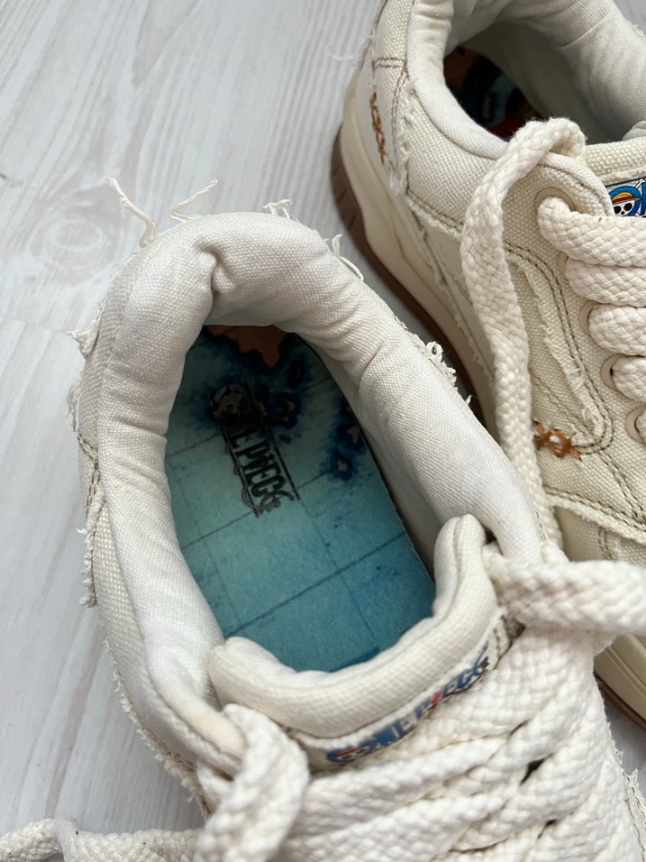 Unisex Beyaz Nakışlı Bağcıklı Spor Ayakkabı - Görsel 3