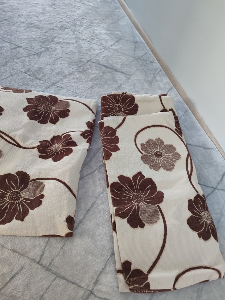 Kahverengi Çiçek Desenli Kırlent Kılıfı - Görsel 2