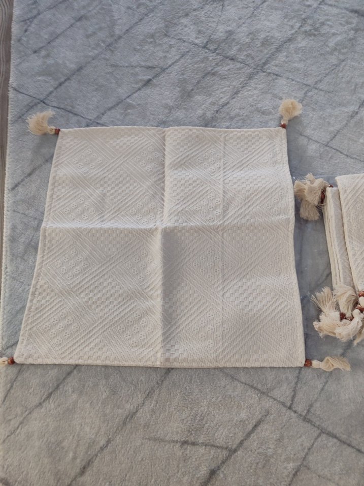 Gri Beyaz Desensiz Dekoratif Yastık - Görsel 2