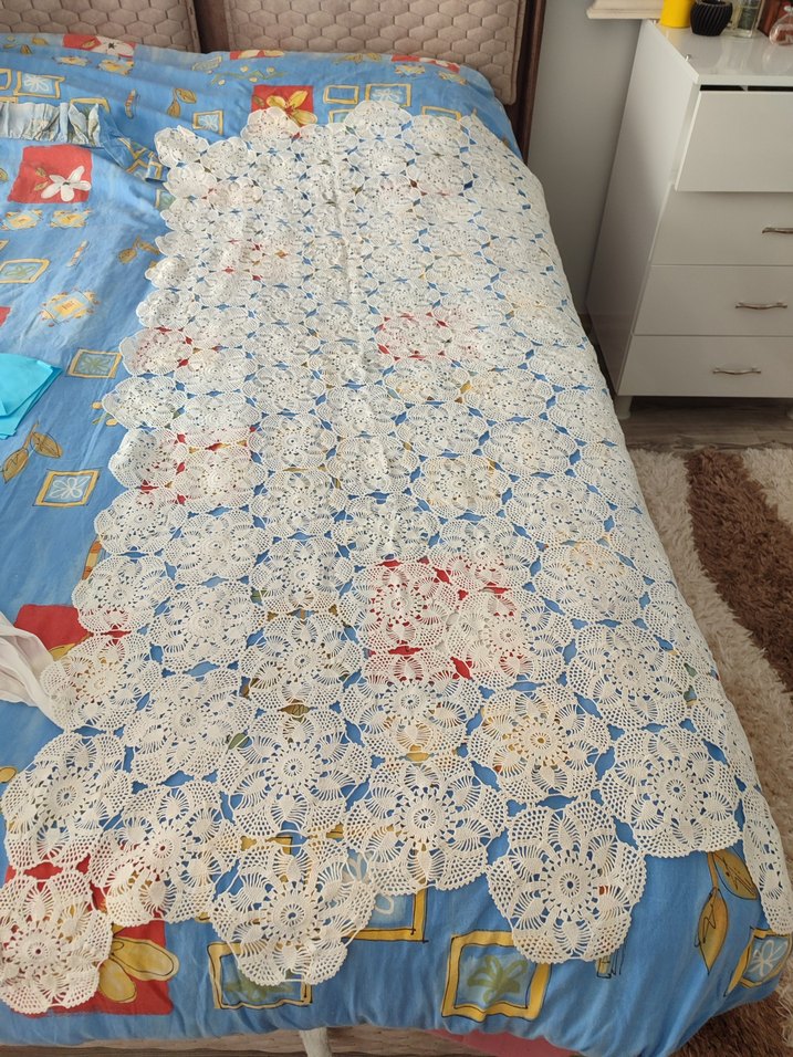 sekiz kişilik dantel masa örtüsü - Görsel 2