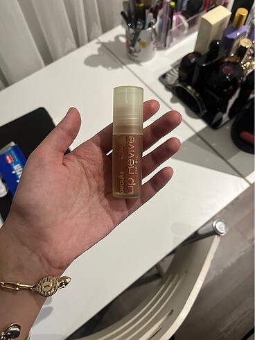 Lip oil