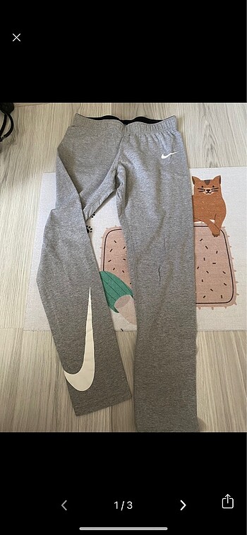 nike tayt