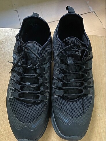 Nike spor ayakkabısı