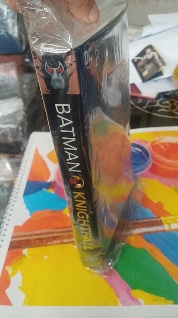 BATMAN KNIGHTFALL VOLUME ONE