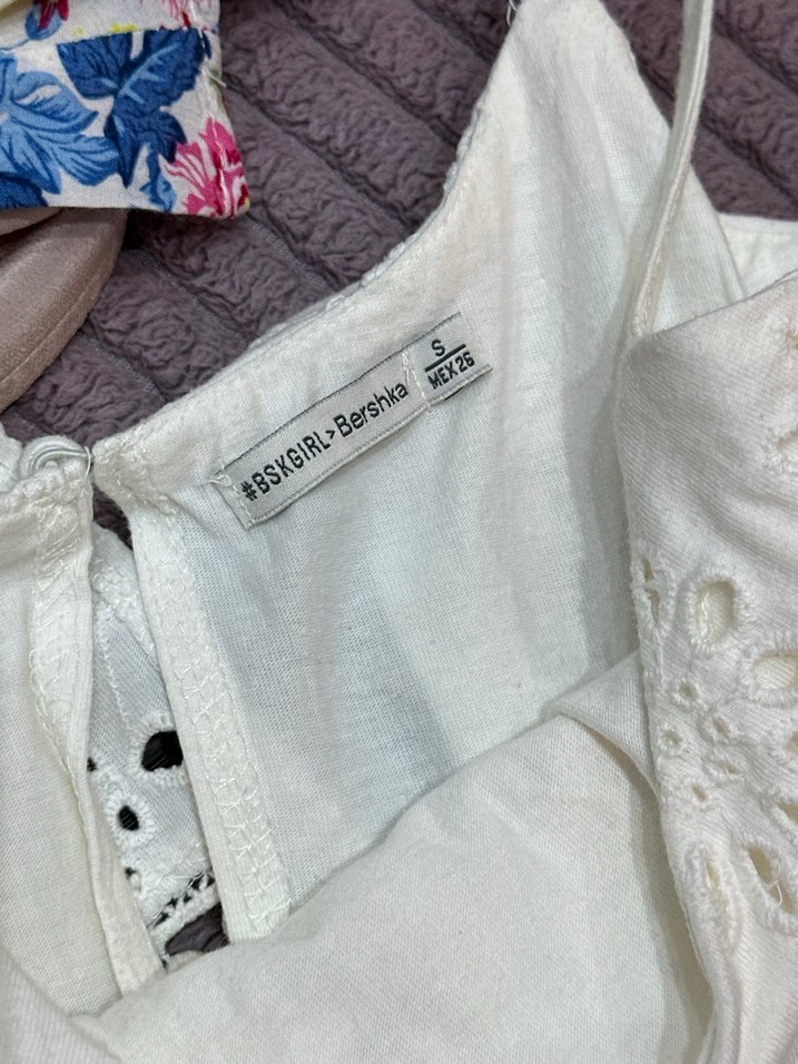 Beyaz dantel detaylı tulum - Görsel 3