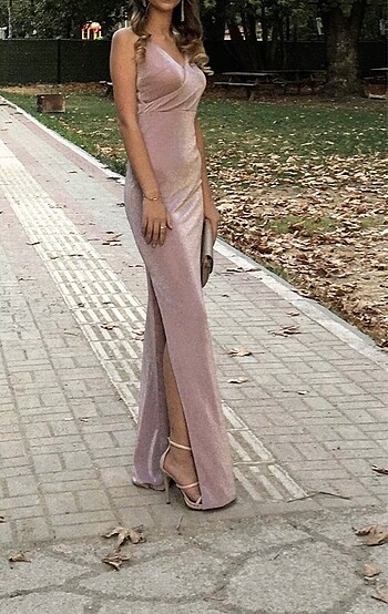 Trendyol & Milla Pudra simli gece elbisesi