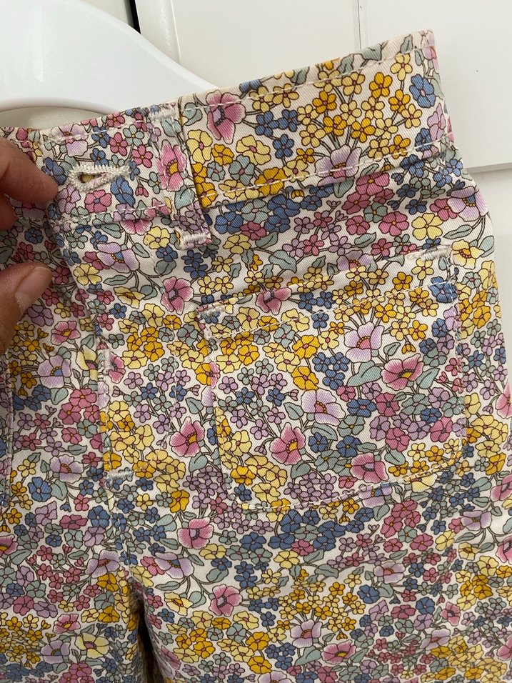 Çiçek Desenli Bol Kesim Kız Pantolon - Görsel 3