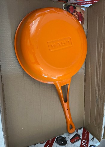 Turuncu Kulplu Siyah Tava - Görsel 3