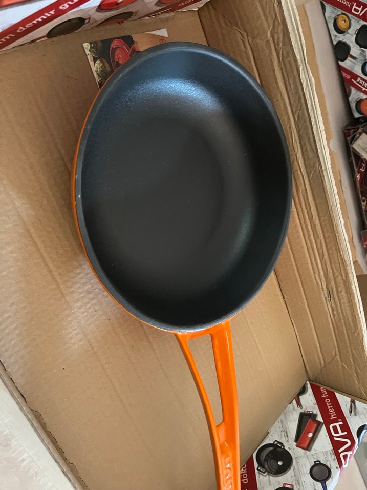 Turuncu Kulplu Siyah Tava - Görsel 2