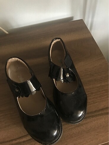 38 Beden siyah Renk Ortopedik kız ayakkabısı?