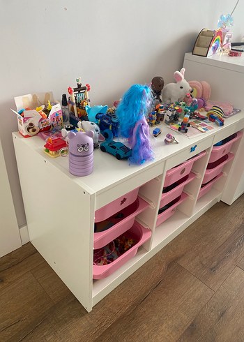 Ikea Pembe Çocuk Dolabı 9 Bölmeli