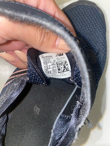 31 Beden siyah Renk New Balance koşu ayakkabısı
