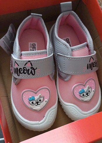 gezer sifir adet fiyatidir!!!! Kız Çocuk Pembe Velcro ayakkabi